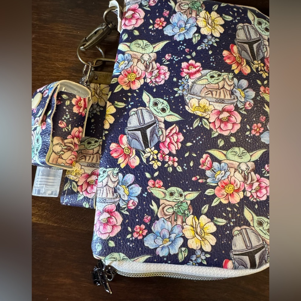 Floral Star Wars Grogu / Baby Yoda Wallet and Keychain - Picture 2 of 7